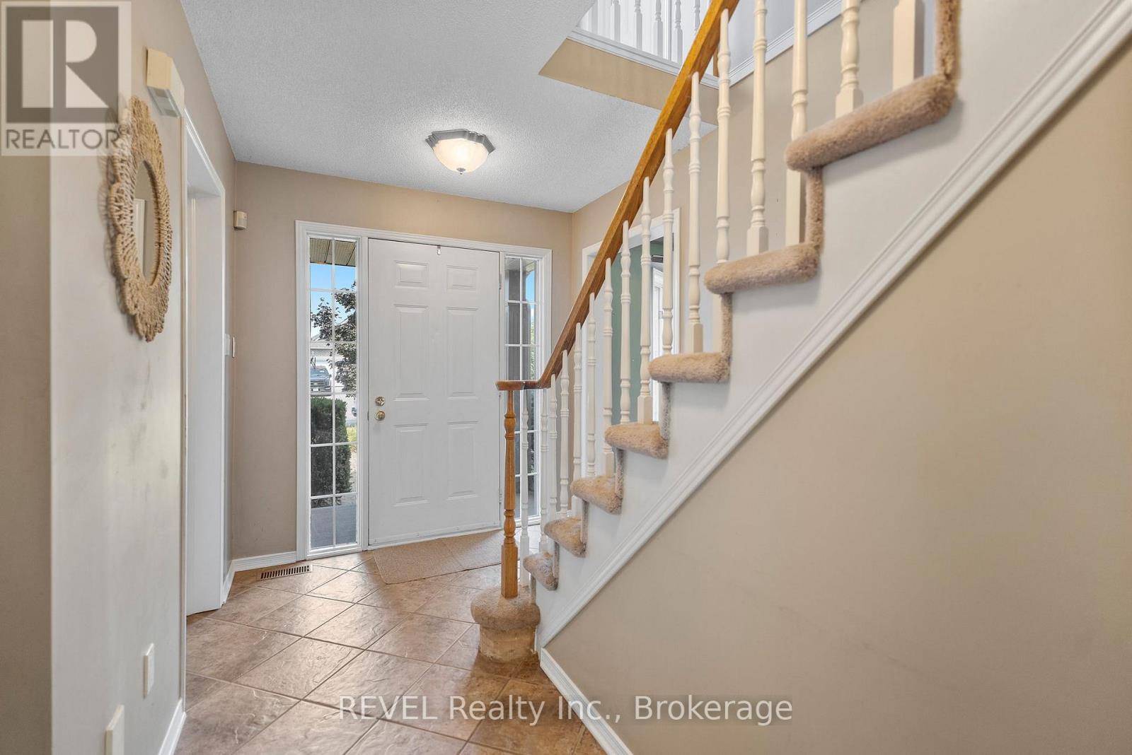 Thorold (confederation Heights), ON L2V5A2,19 CRYSLER CRESCENT