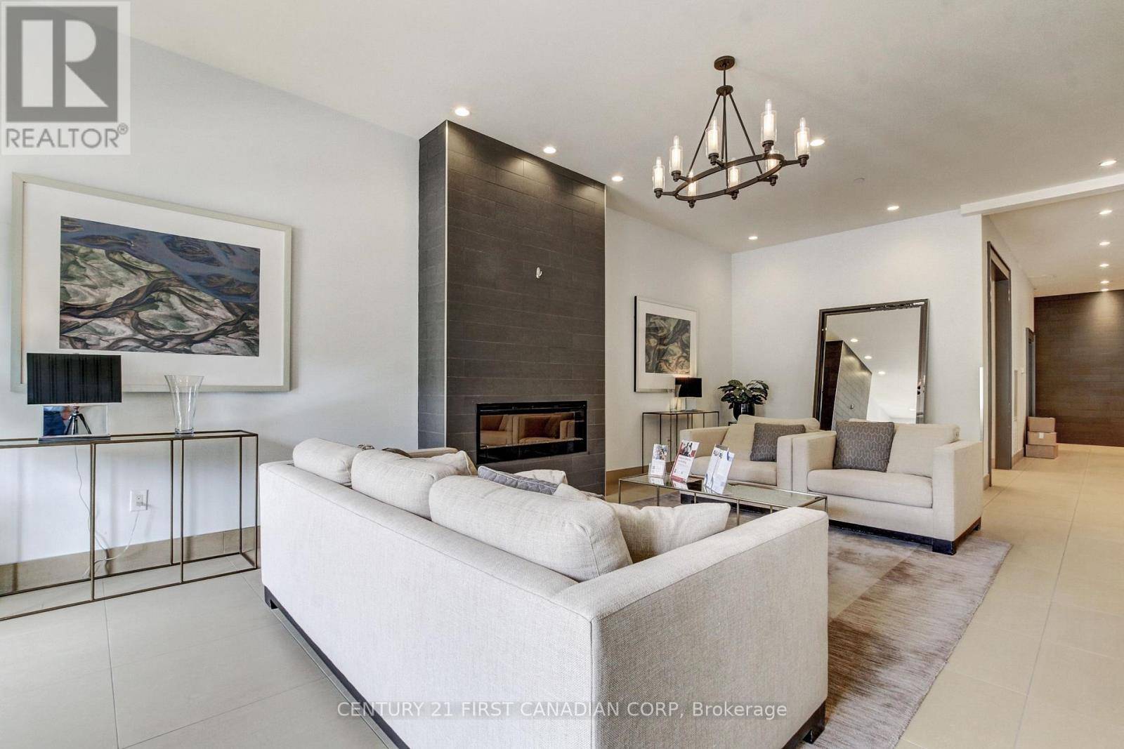 London North (north R), ON N6G0P6,240 Villagewalk BLVD #512