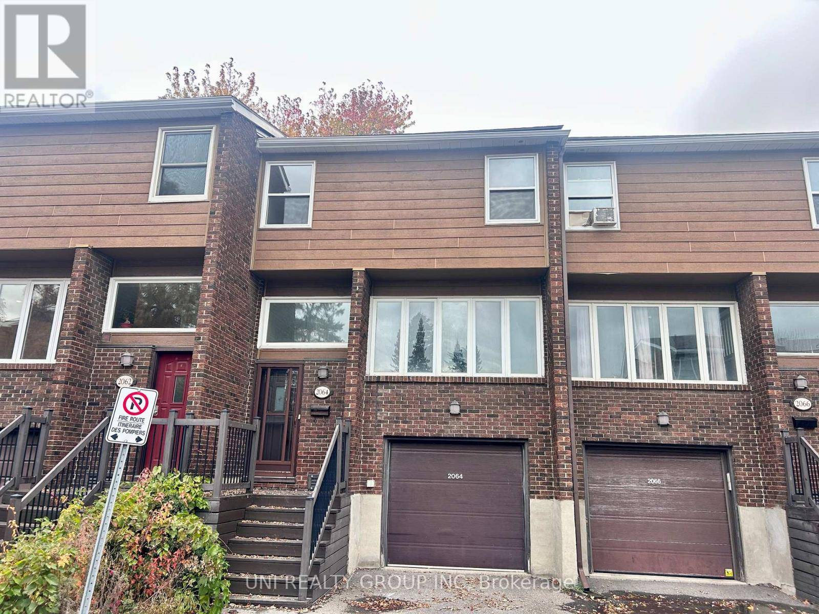 Ottawa, ON K1B4P4,2064 ERIC CRESCENT