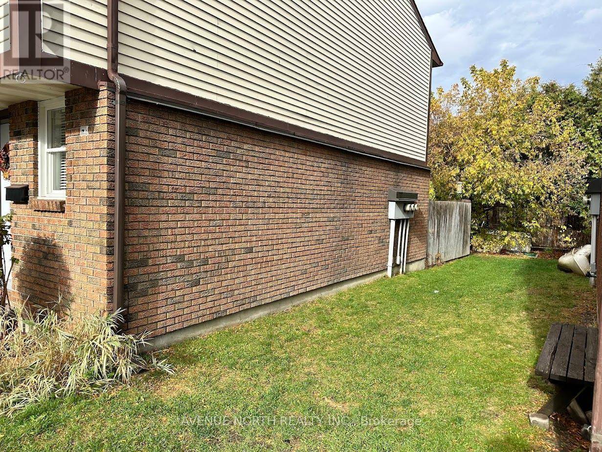 Ottawa, ON K1B5J4,1414 FOXWELL STREET