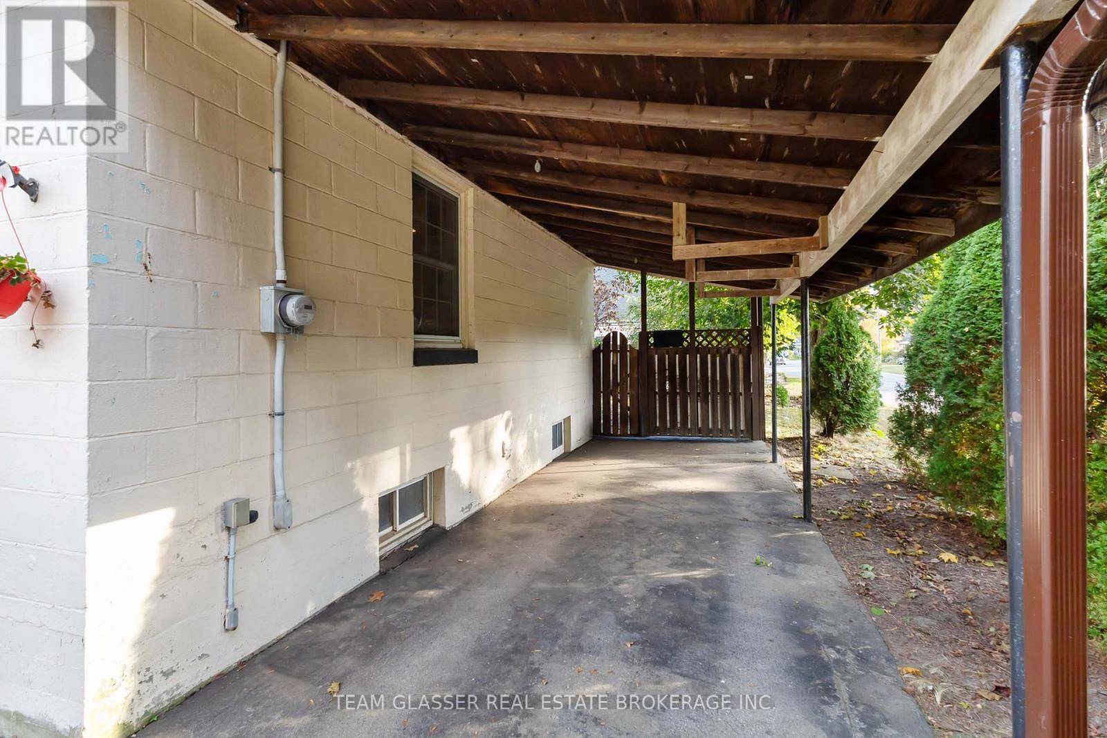 St. Thomas, ON N5R1N2,1 CYPRESS STREET