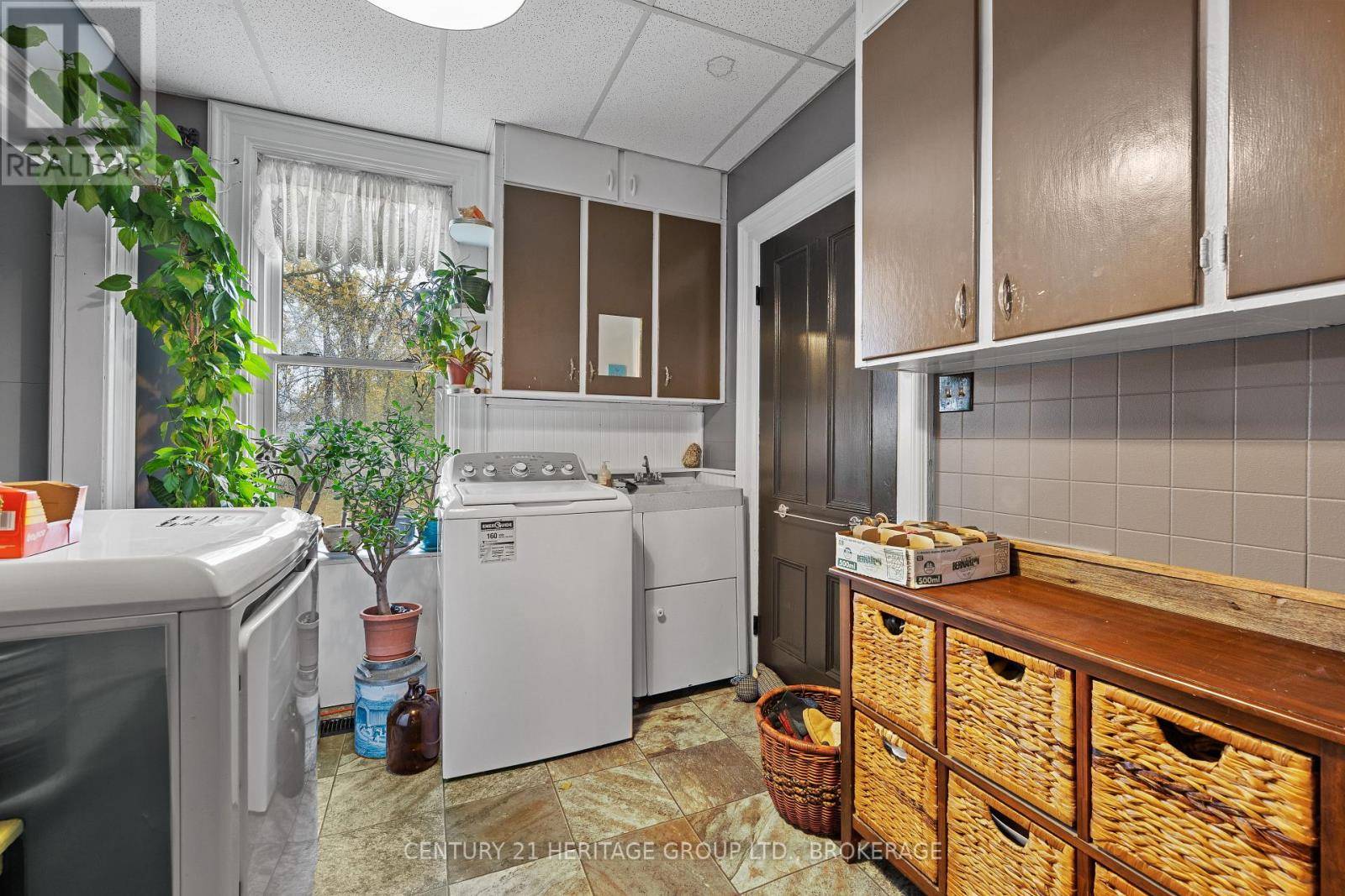 Asphodel-norwood, ON K0L1Y0,4734 COUNTY RD 2