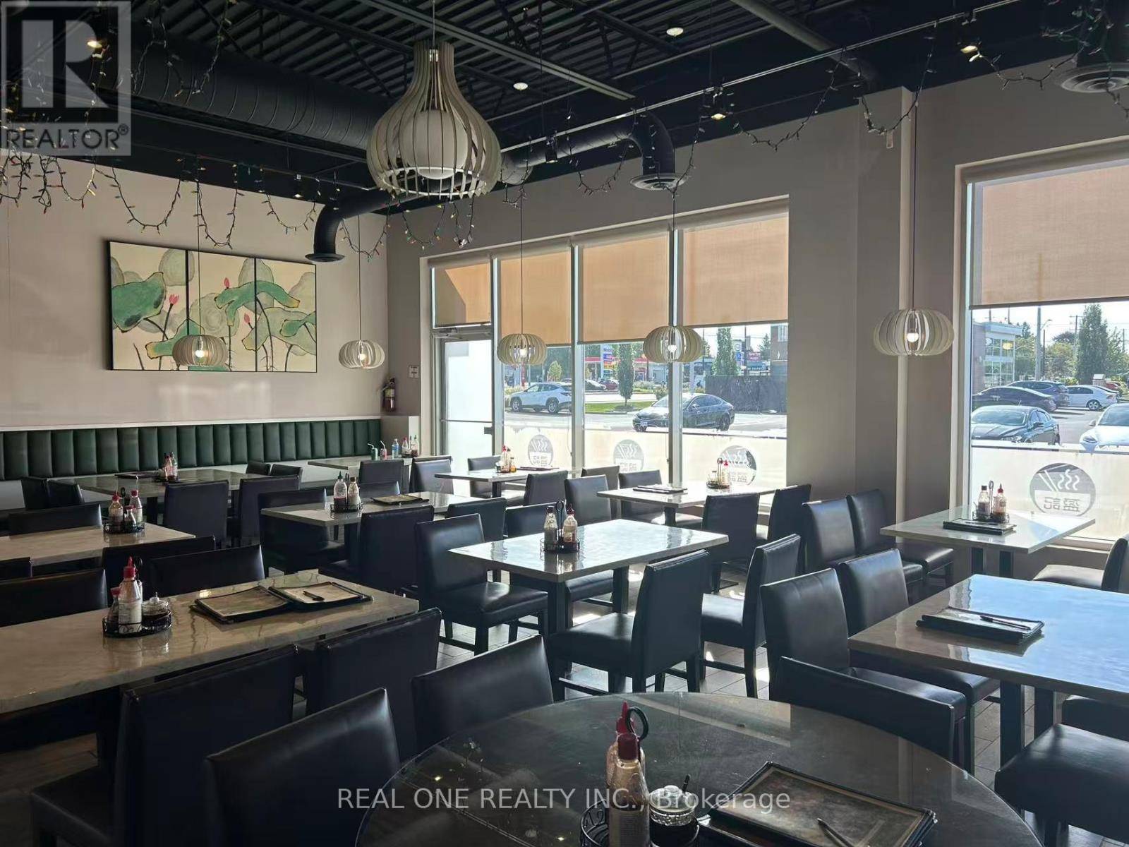 Niagara Falls (ascot), ON L2H1H5,8279 Lundys LN #13-14