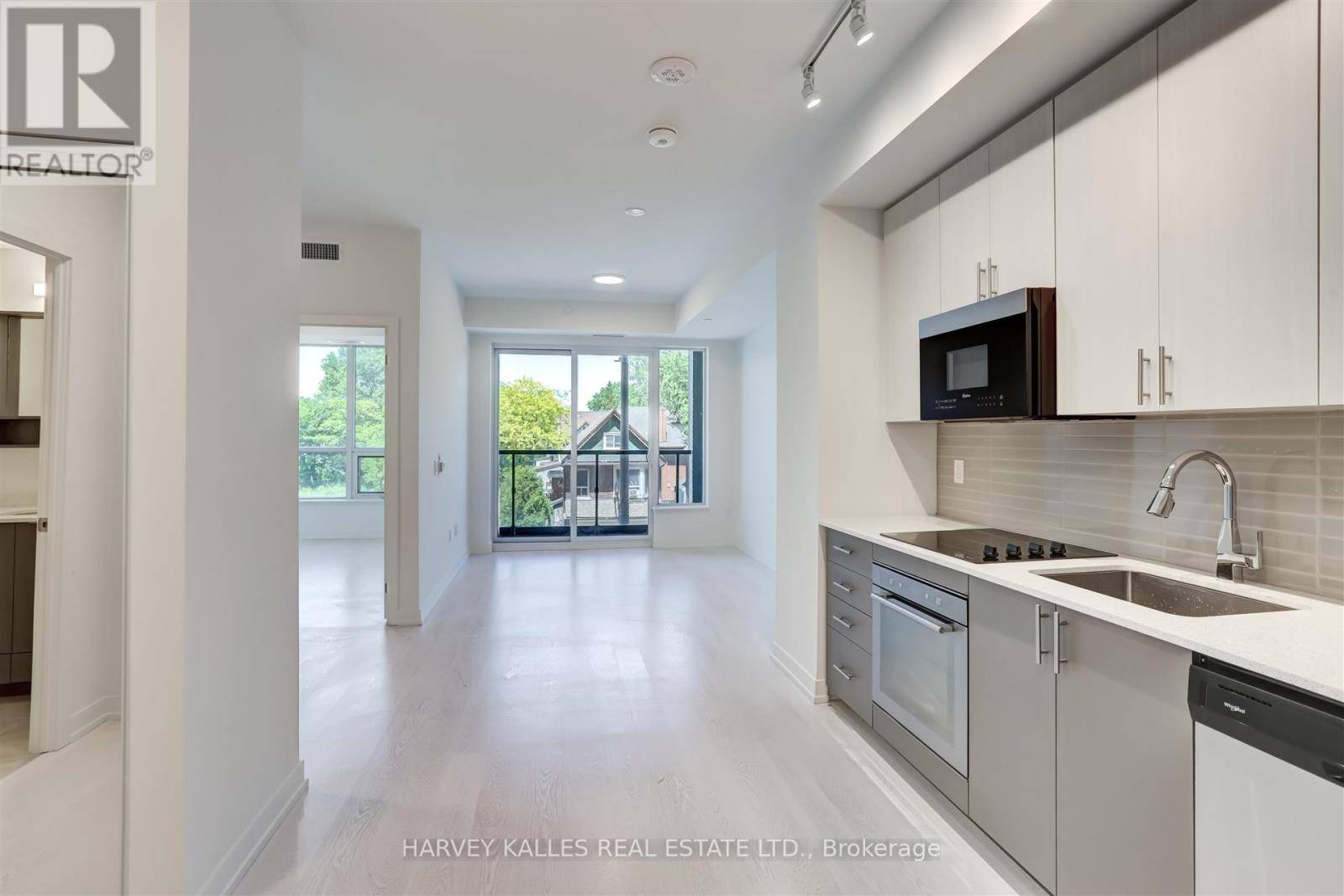 Hamilton (kirkendall), ON L8P0C9,415 Main ST #615