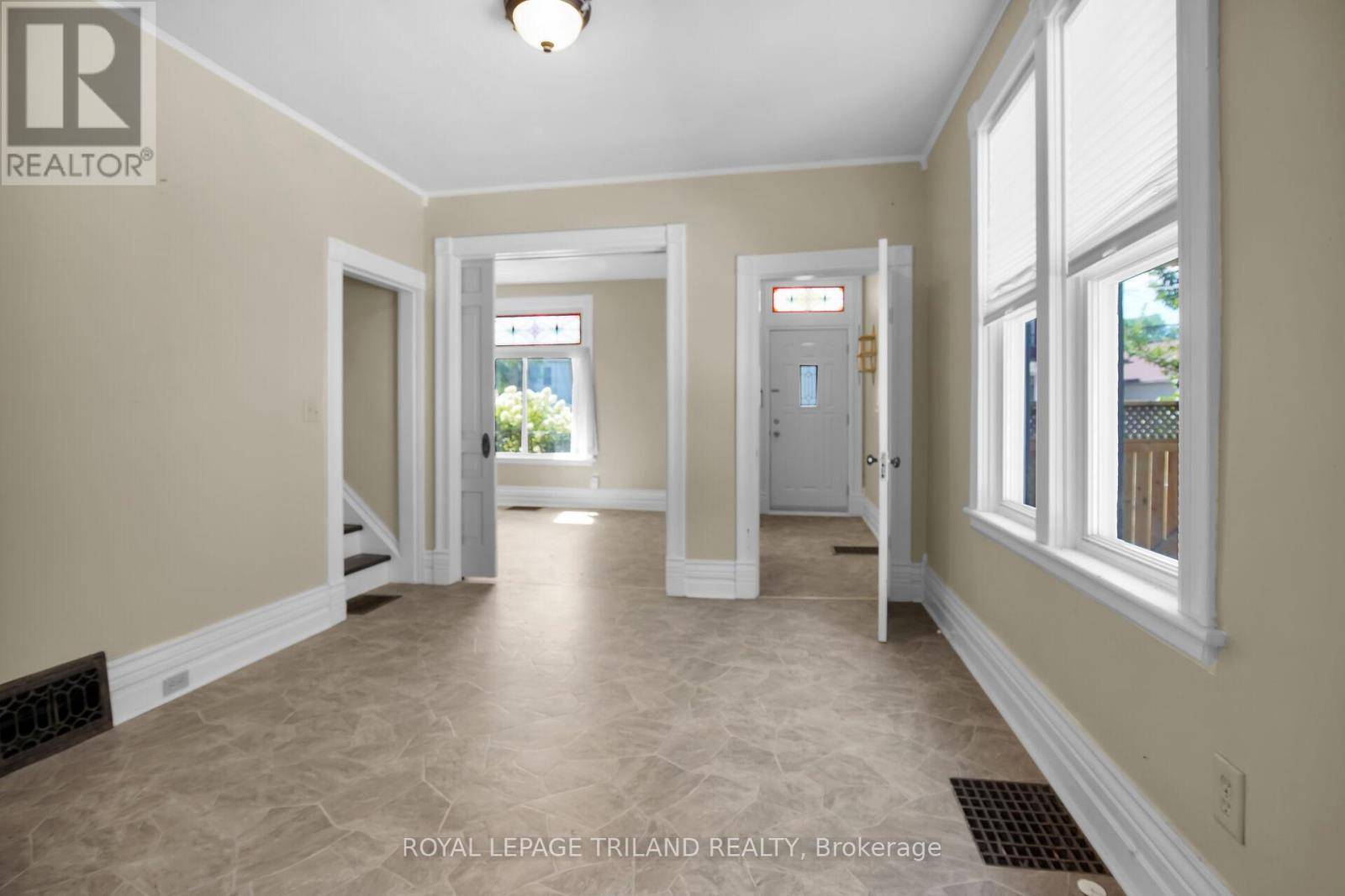 London East (east L), ON N5Z1L8,824 STEDWELL STREET