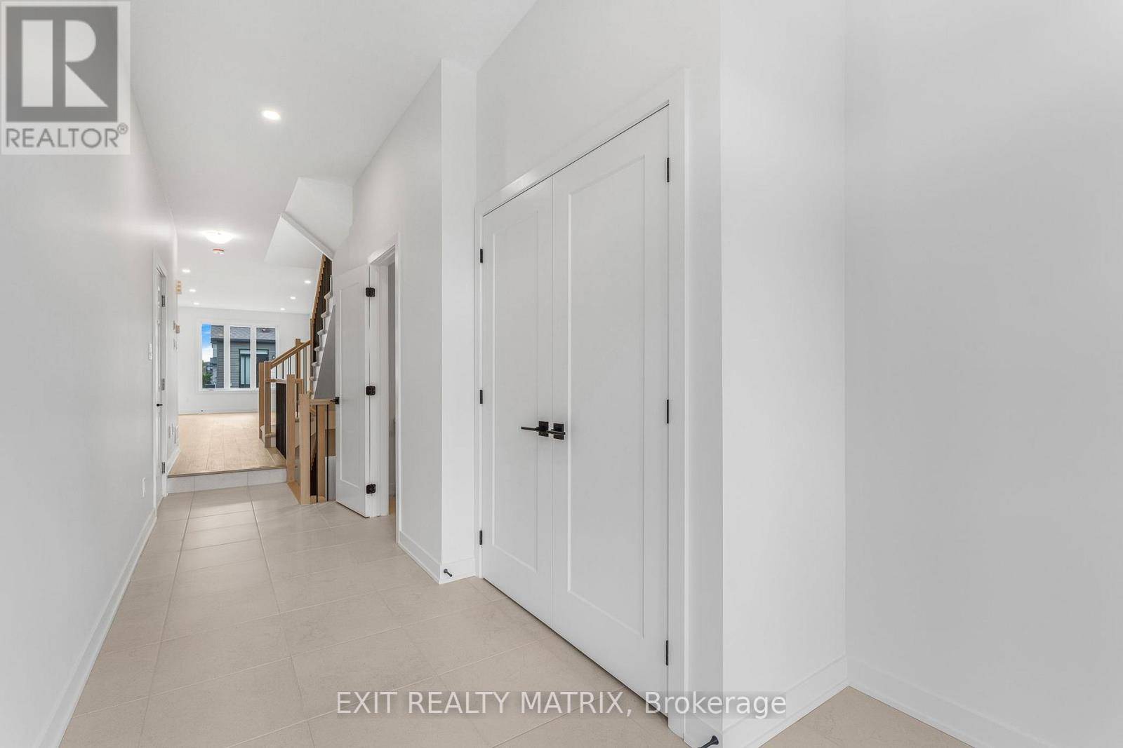 Russell, ON K0A1W0,937 COLOGNE STREET