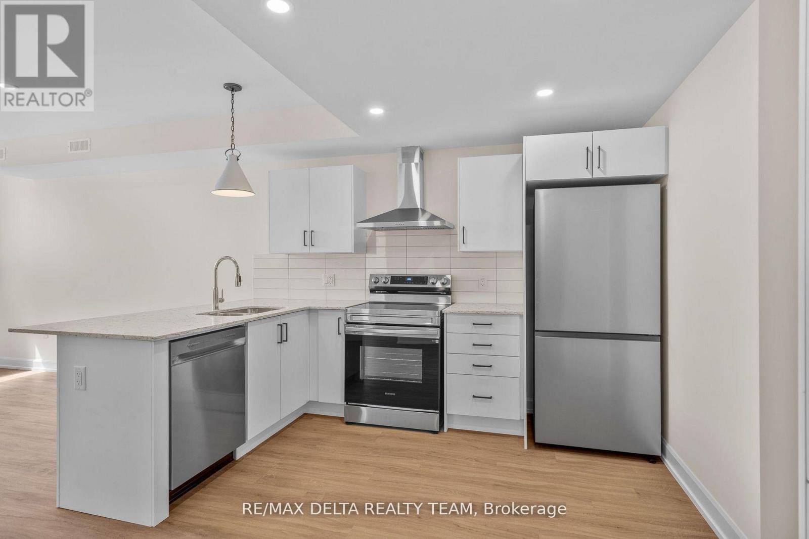 Ottawa, ON K2G1L2,77A Granton AVE #3