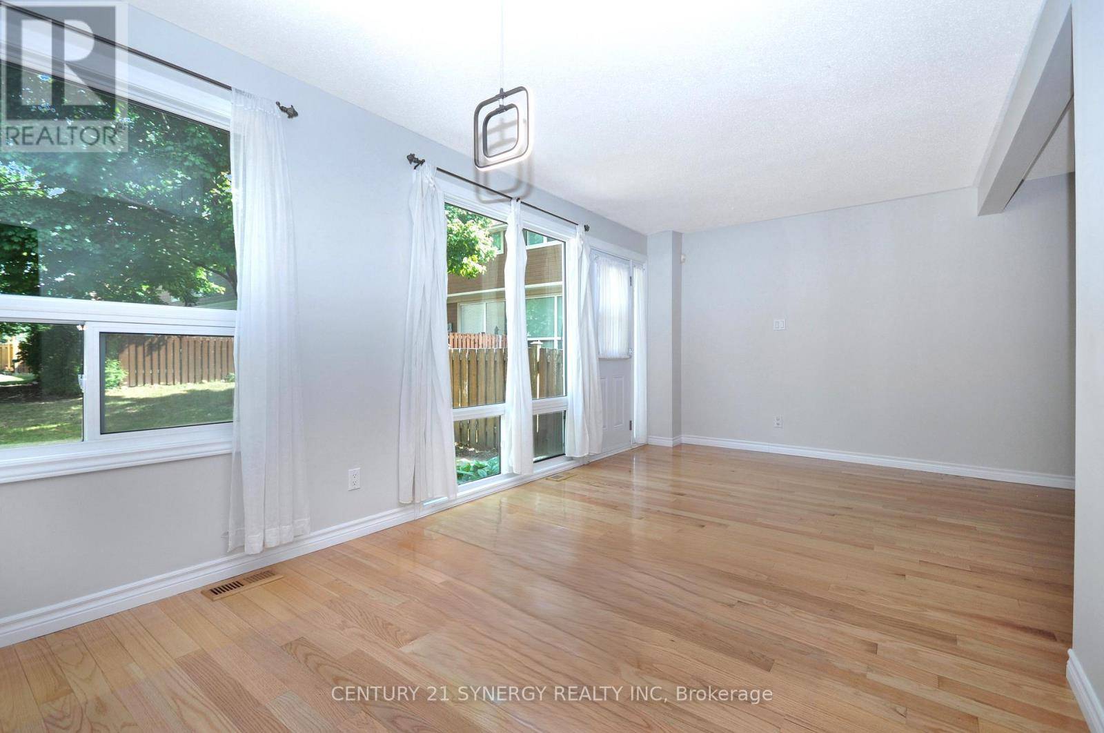 Ottawa, ON K1B4R1,4613 Carrington PL #57