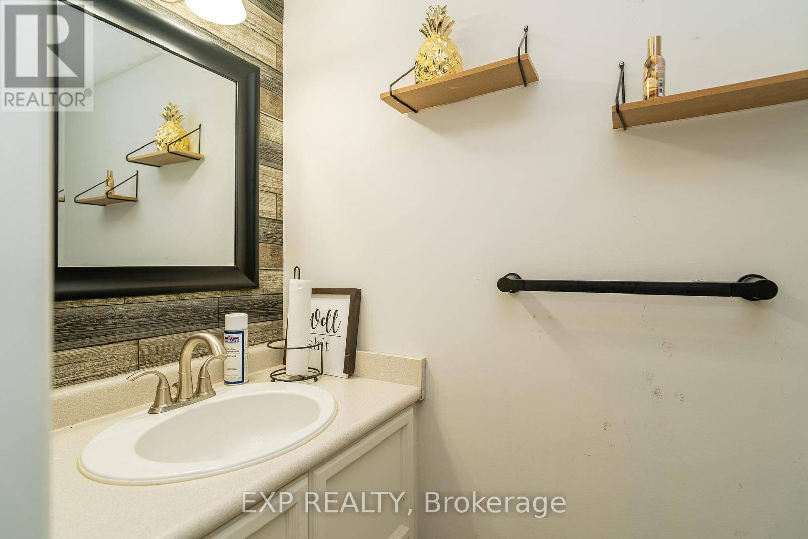 Ottawa, ON K2M2H9,86 FURLONG CRESCENT