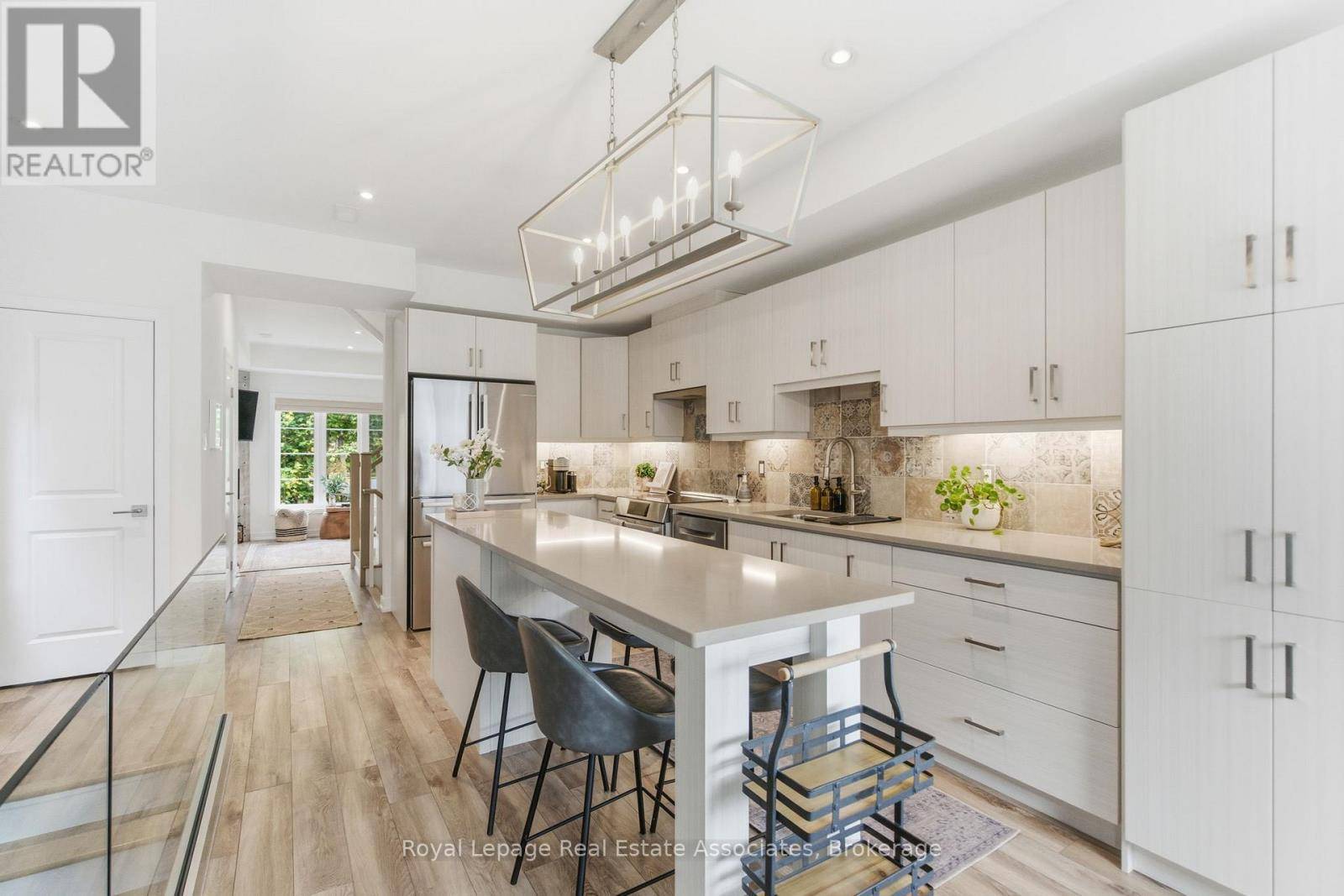 Hamilton (waterdown), ON L0R2H3,383 Dundas ST East #7