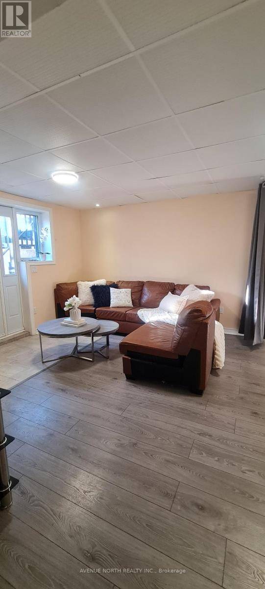 Ottawa, ON K2M0H6,339 Sugar Pine CRES #B