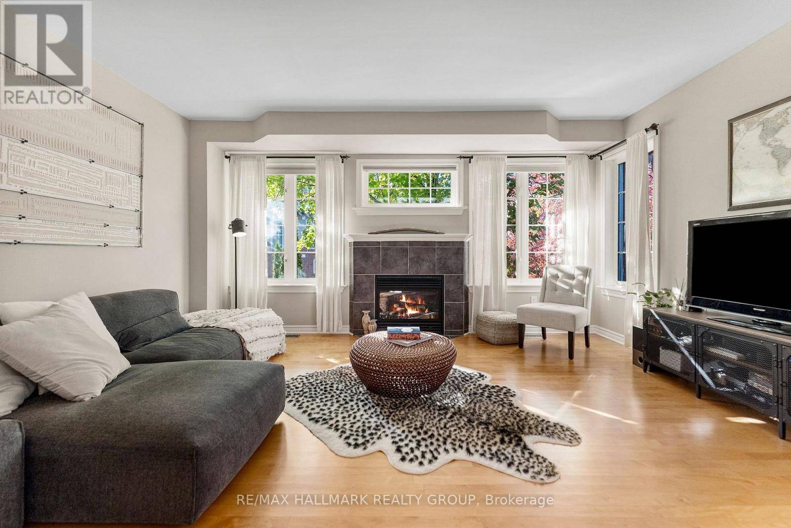 Ottawa, ON K2B5L1,440 EDGEWORTH AVENUE