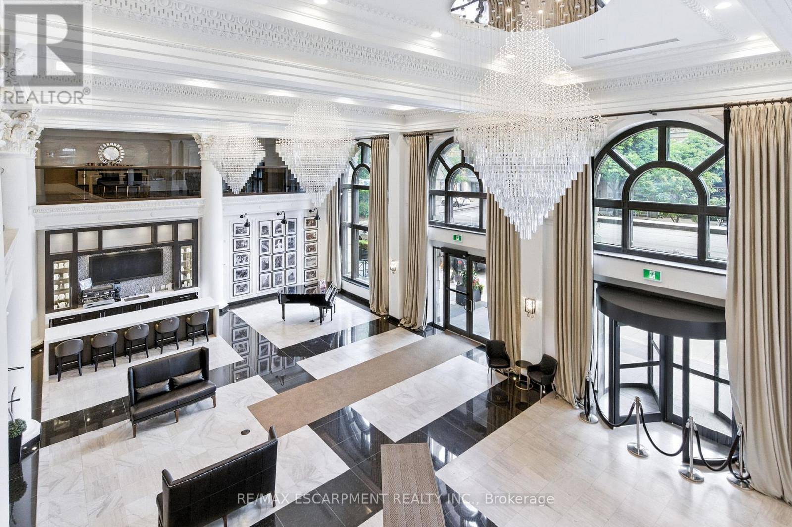 Hamilton (beasley), ON L8N0A9,118 King ST East #523