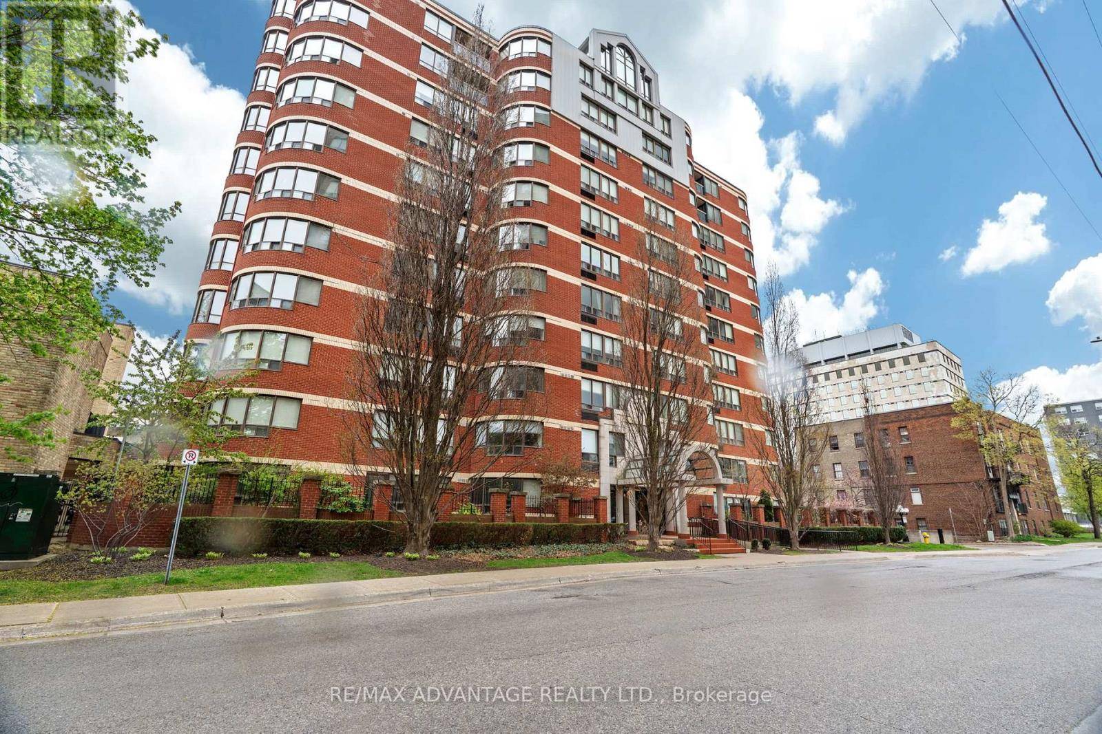 London East (east F), ON N6B3N7,7 Picton ST #704