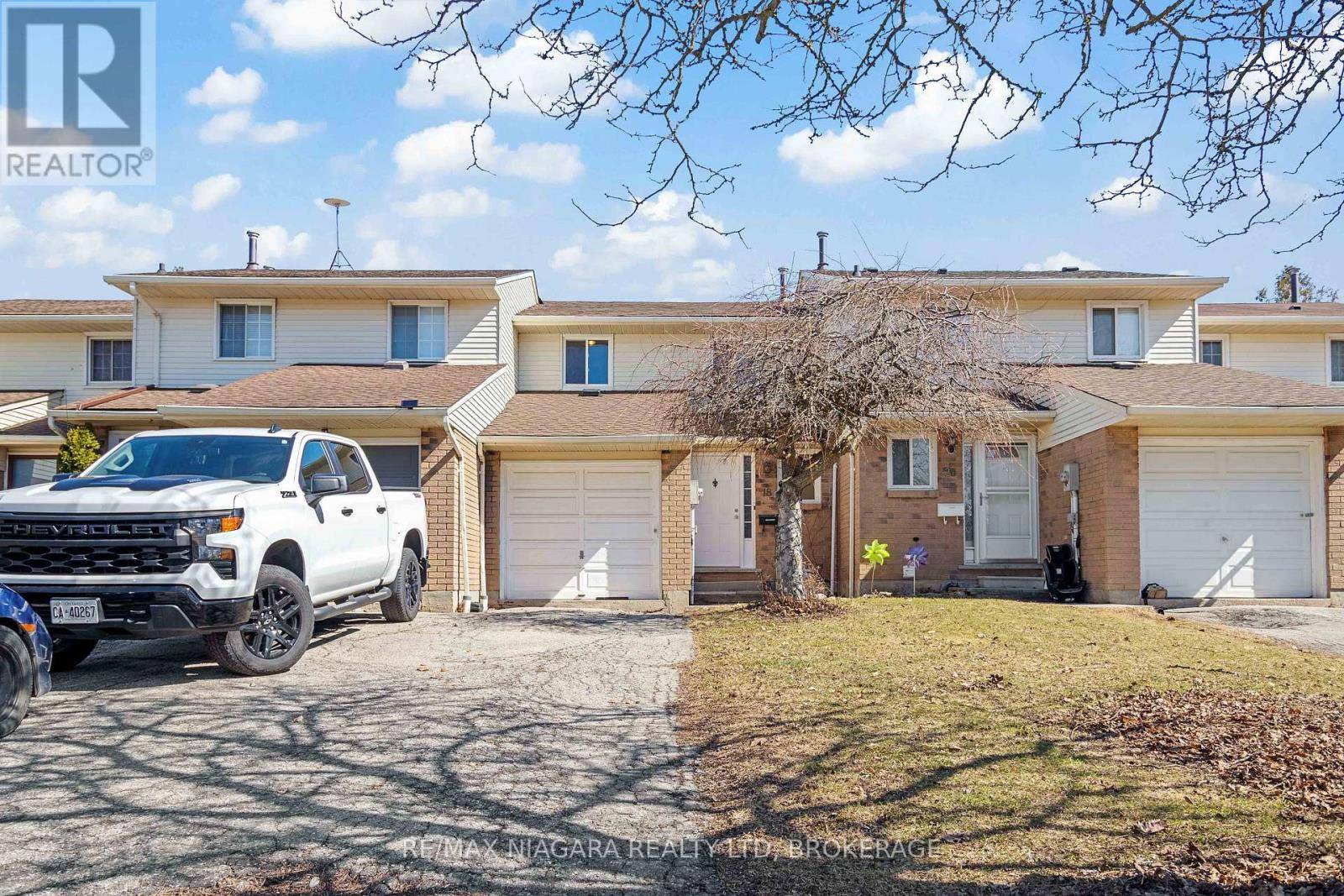 Thorold (confederation Heights), ON L2V4L5,18 JULIE DRIVE