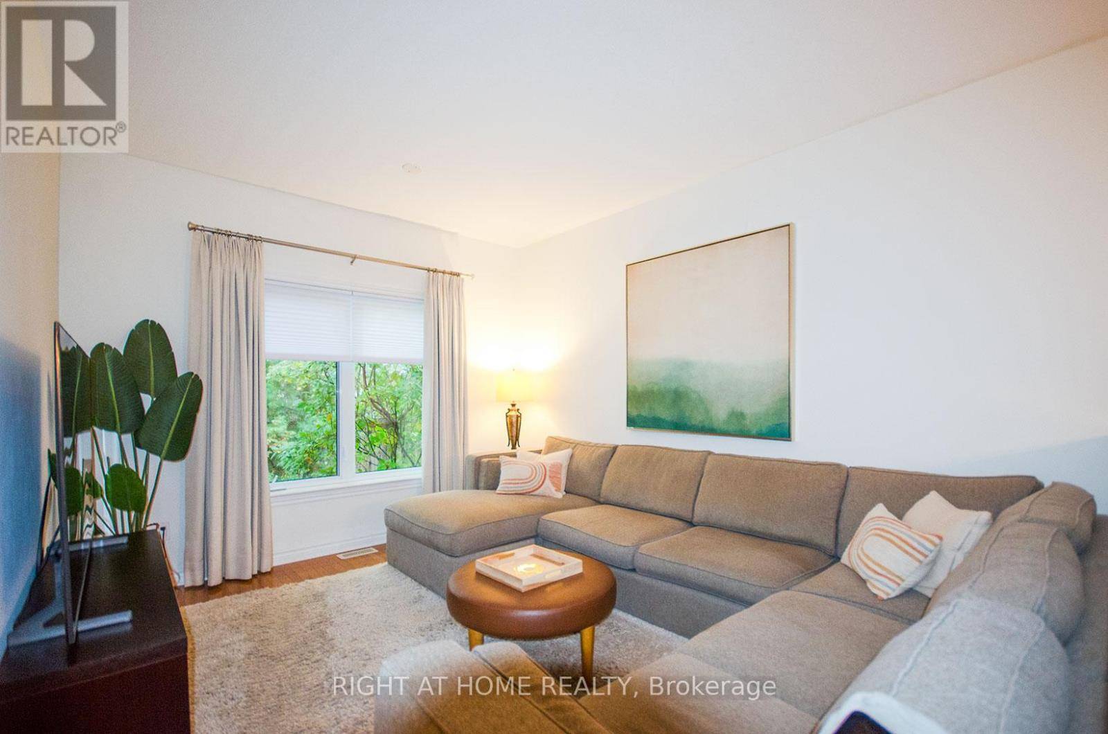 Ottawa, ON K1T4H9,193 SHEPODY CIRCLE