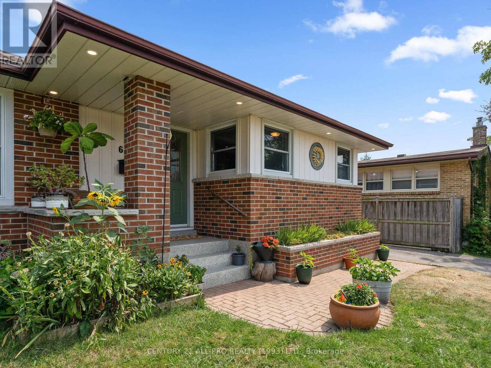 Cobourg, ON K9A2T8,610 NORMA STREET