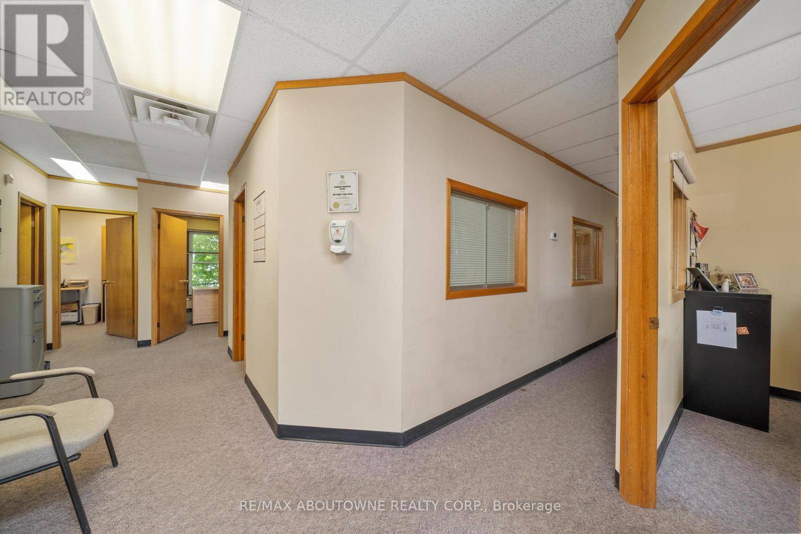 Belleville (belleville Ward), ON K8N1B8,54 Dundas ST East #2