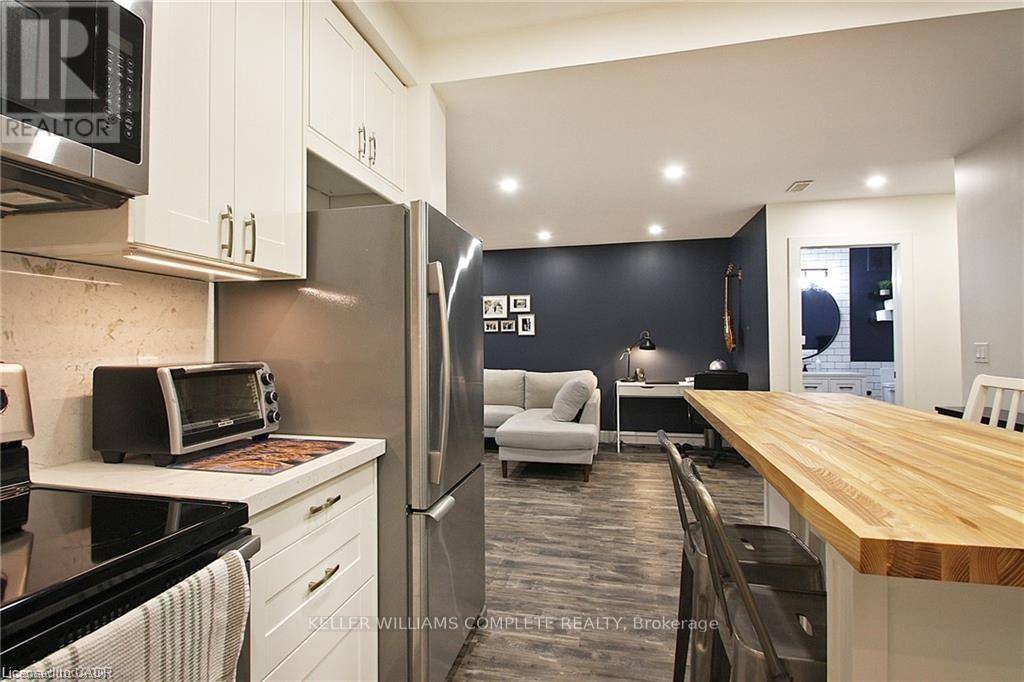 Hamilton (stoney Creek), ON L8J0K8,23 Scarletwood ST #Lower