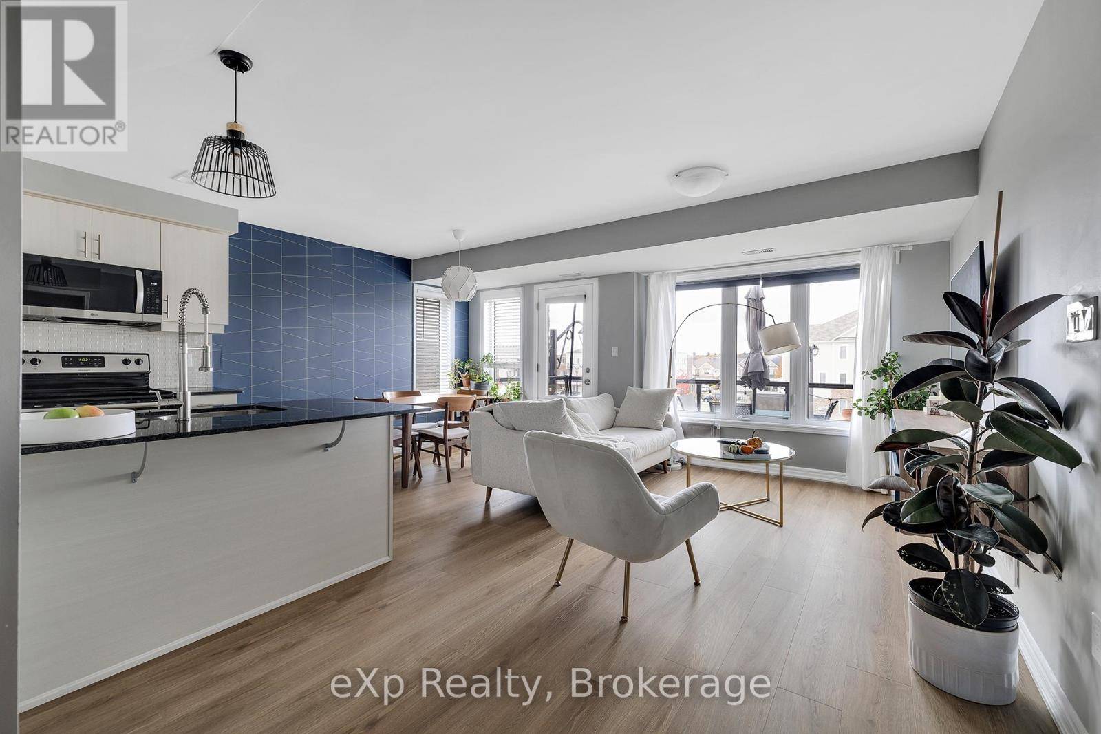 Kitchener, ON N2R1P6,904 Apple Hill LN #84