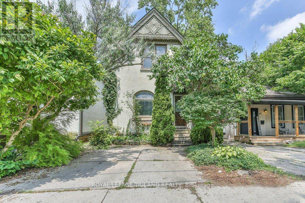 London South (south F), ON N6C1C5,38 BYRON AVENUE E