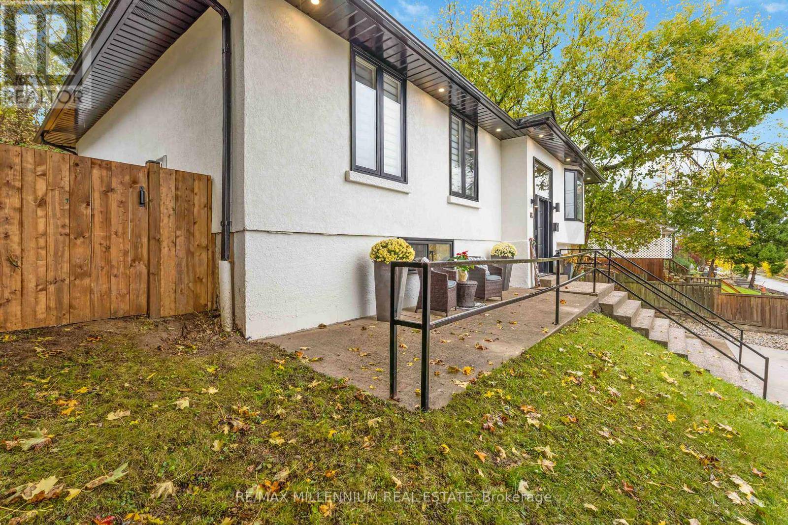 St. Catharines (burleigh Hill), ON L2T1R5,45 BRADLEY STREET