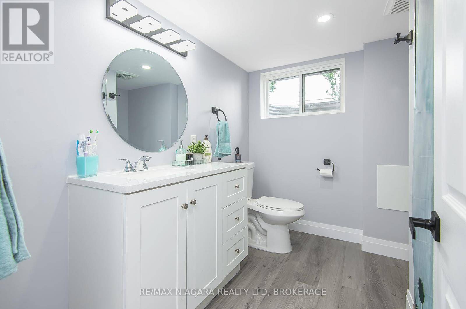 Welland (broadway), ON L3C5M5,574 BROADWAY STREET