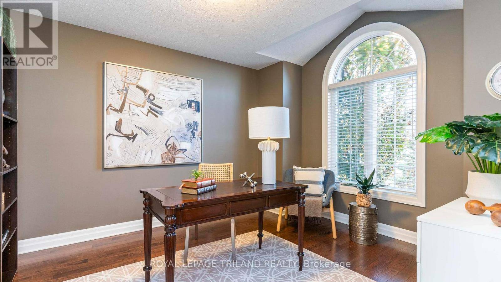 Strathroy-caradoc (mount Brydges), ON N0L1W0,693 NEWMAN DRIVE