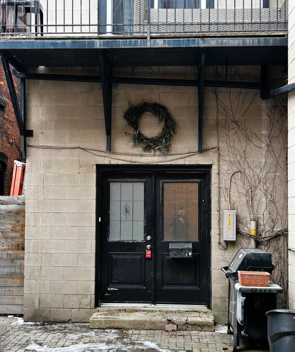 Hamilton (corktown), ON L8N2C5,175 JOHN STREET S