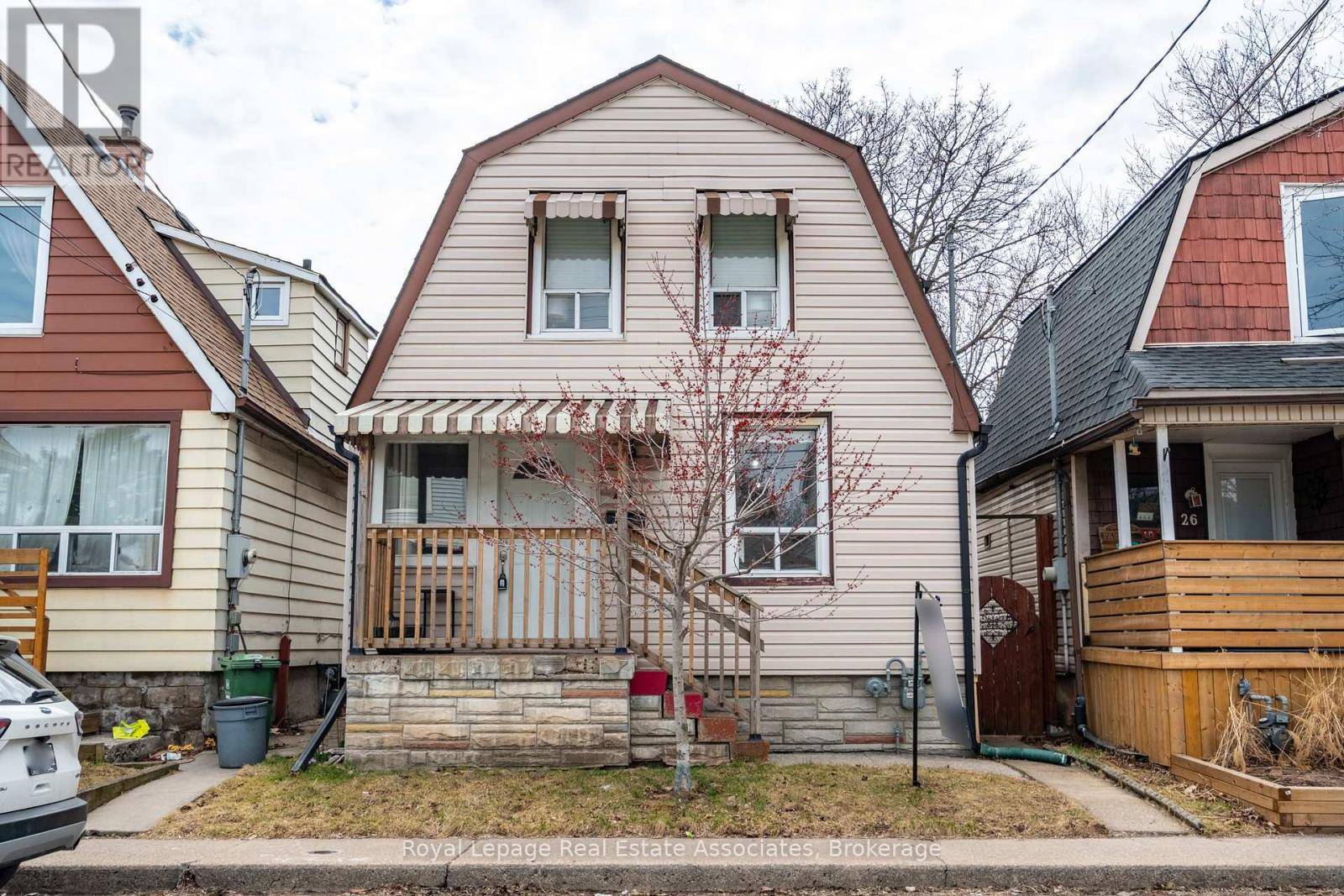 Hamilton (crown Point), ON L8H2C3,28 EDINBURGH AVENUE