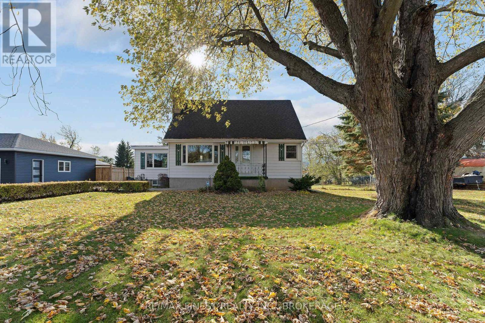 Kingston (city North Of 401), ON K7L4V4,1761 FLOYD AVENUE