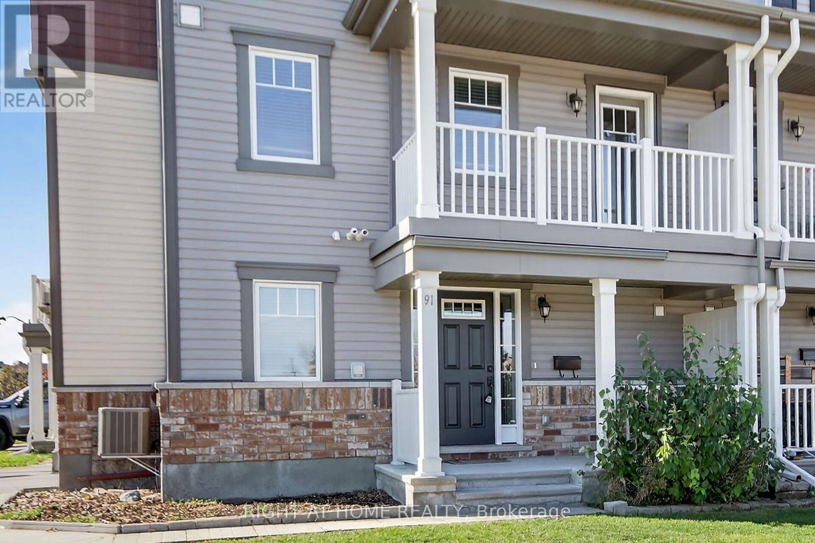 Ottawa, ON K2J6H5,91 BUFFALOGRASS CRESCENT