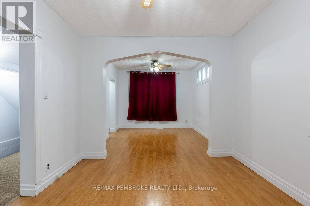 Laurentian Valley, ON K8A4H2,618 ELGIN STREET