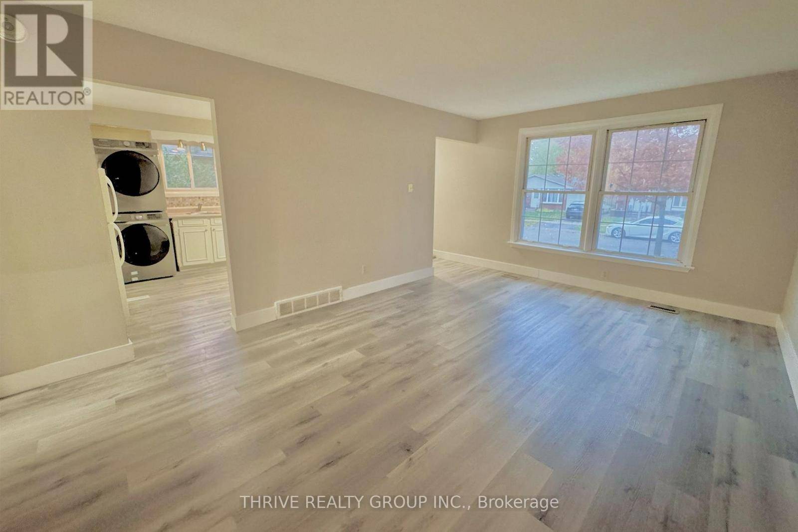 London East (east H), ON N5V3G3,101 Culver CRES #Upper