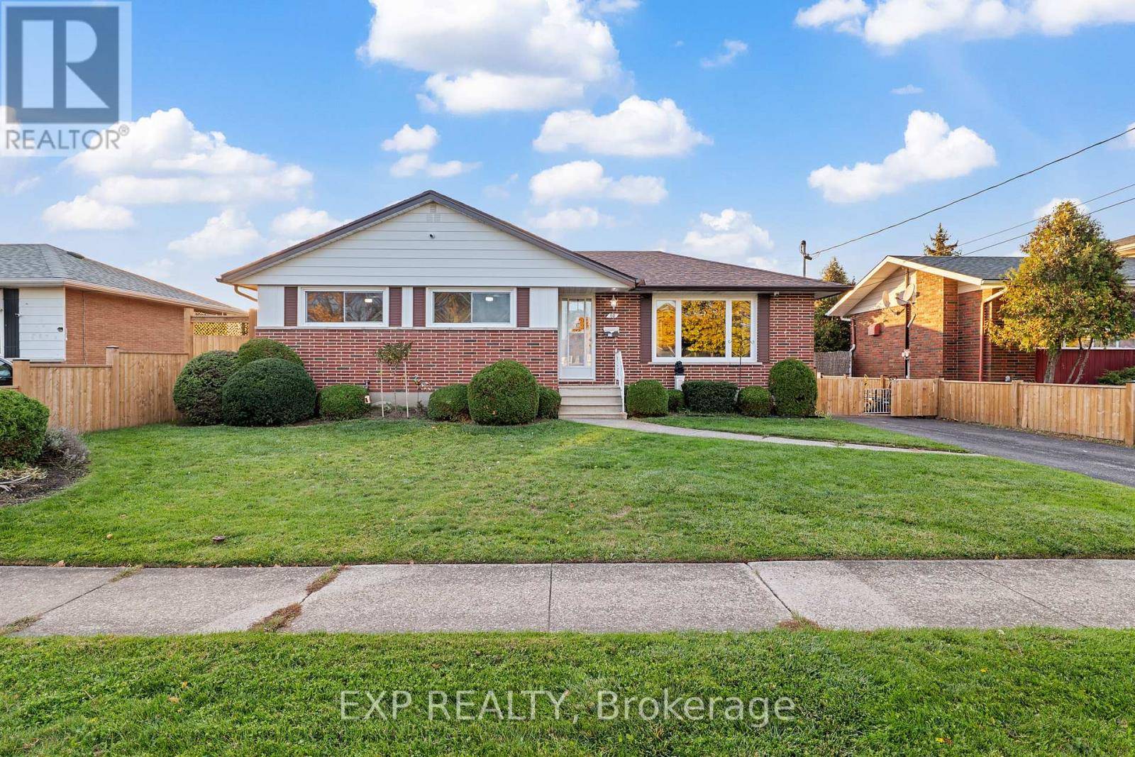 Welland (lincoln/crowland), ON L3B1G7,60 GRANGE AVENUE