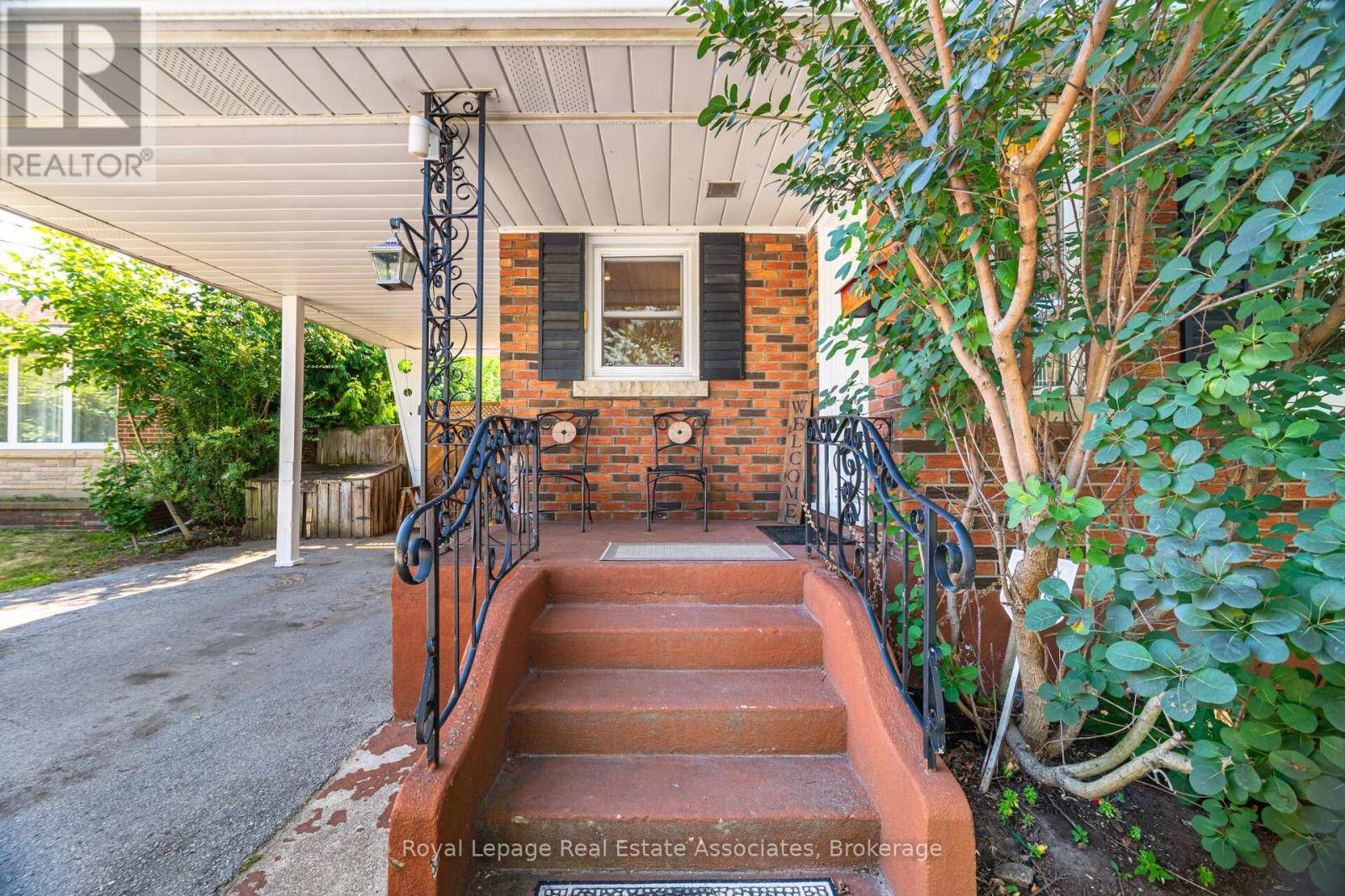 St. Catharines (facer), ON L2M5A5,319 GRANTHAM AVENUE