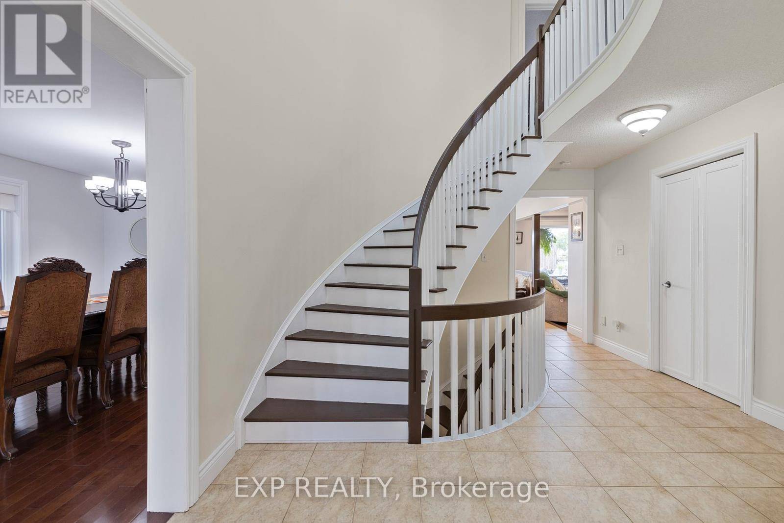 Hamilton (stoney Creek), ON L8E4S7,10 VEGA CRESCENT