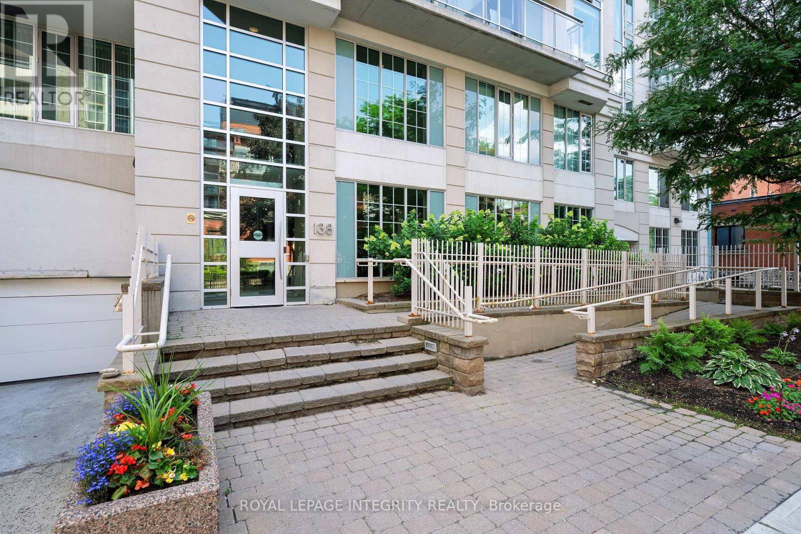 Ottawa, ON K2P0A3,138 Somerset ST West #203