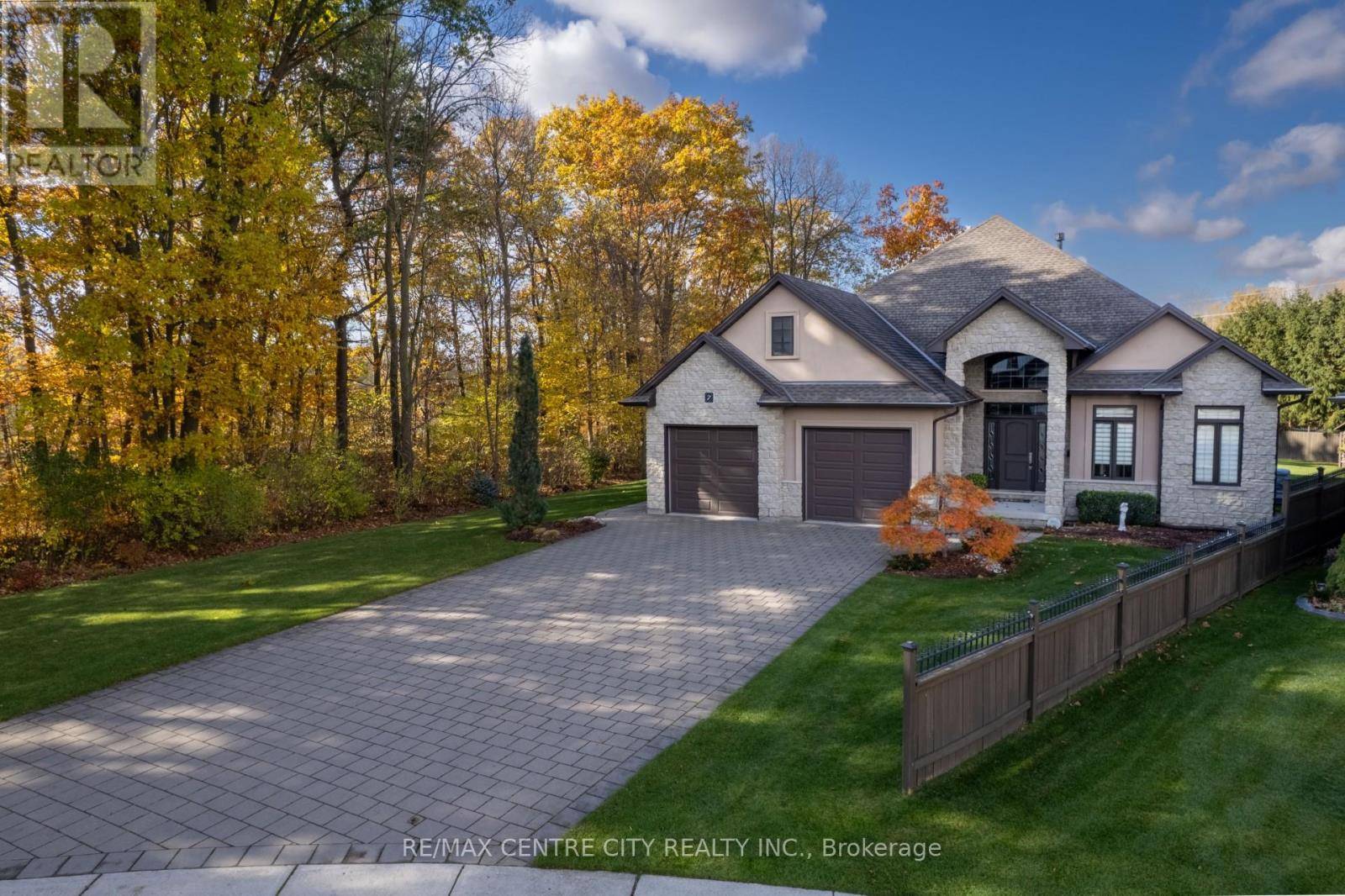 Strathroy-caradoc (sw), ON N7G0E1,7 DRAKE COURT