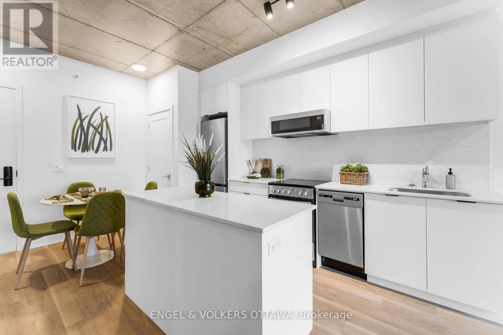 Ottawa, ON K2A4H9,1655 Carling AVE #B1007