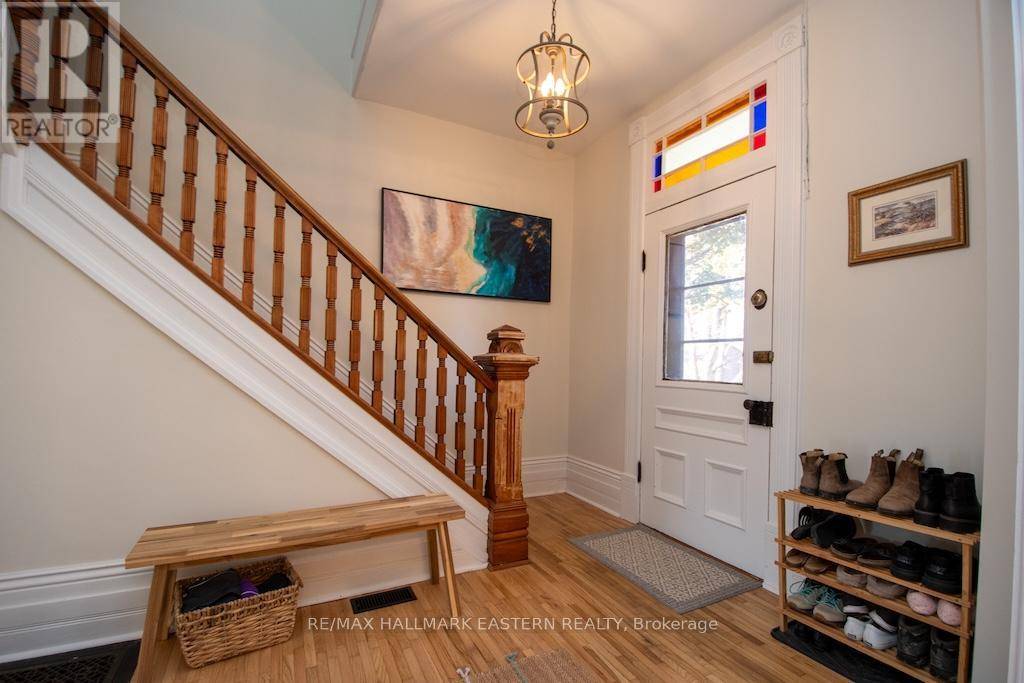 Otonabee-south Monaghan, ON K9J6Y3,3477 WALLACE POINT ROAD