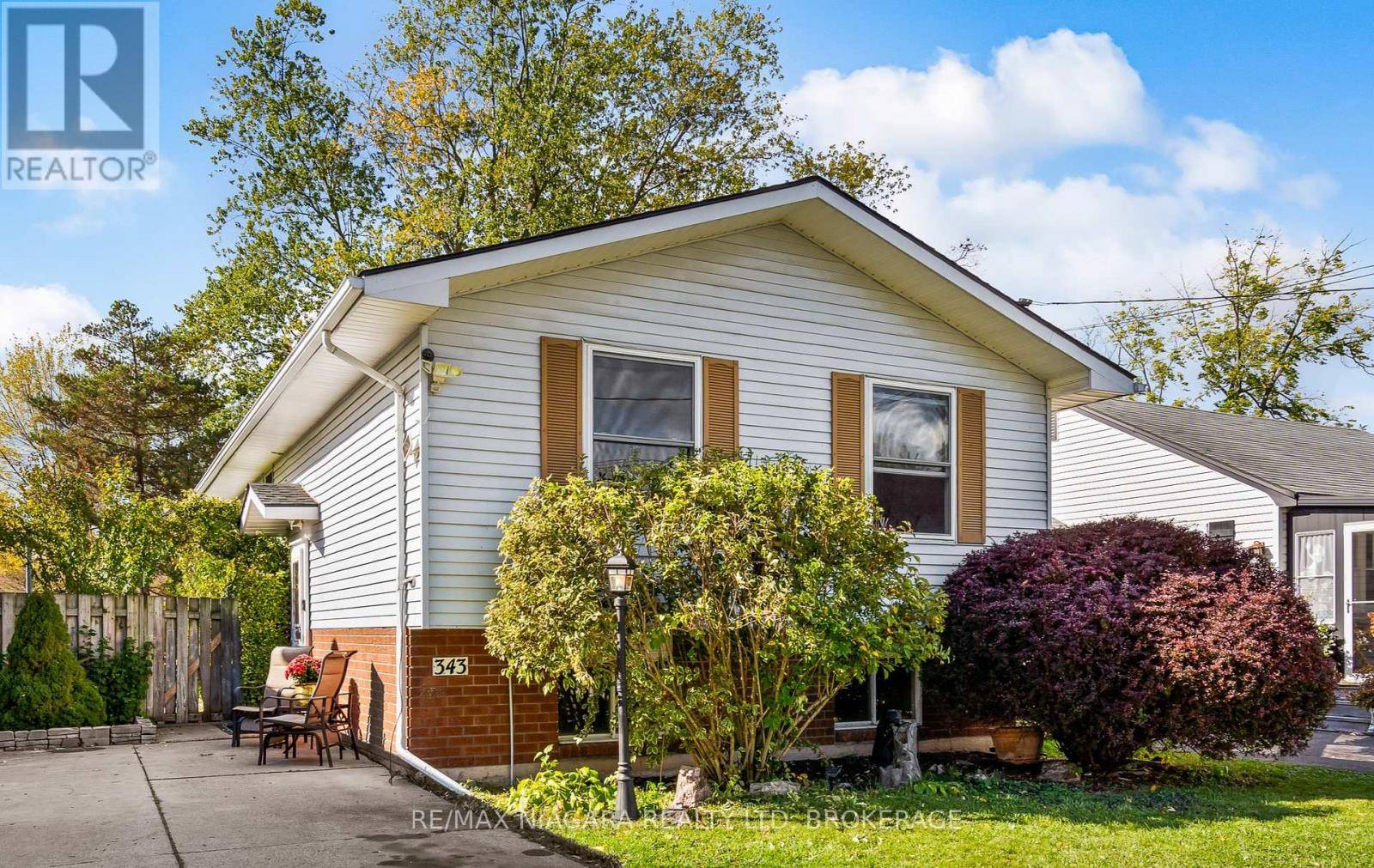 Fort Erie (ridgeway), ON L0S1B0,343 HELEN STREET