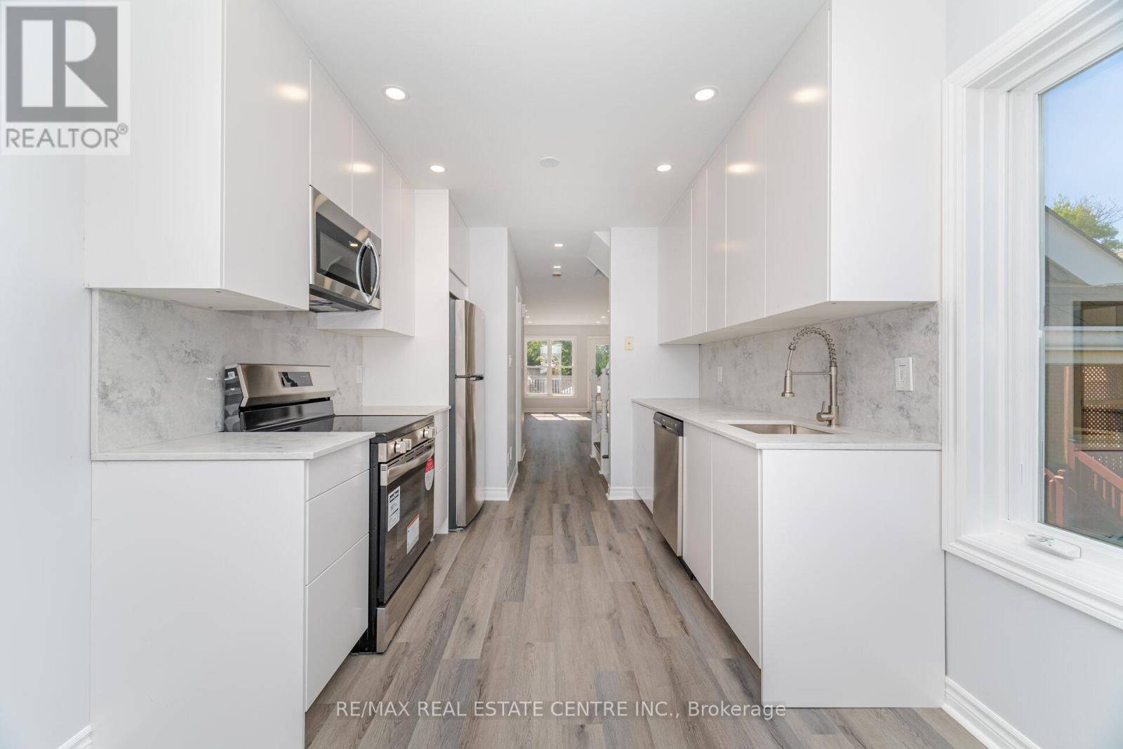 St. Catharines (fairview), ON L2M4S9,233B VINE STREET