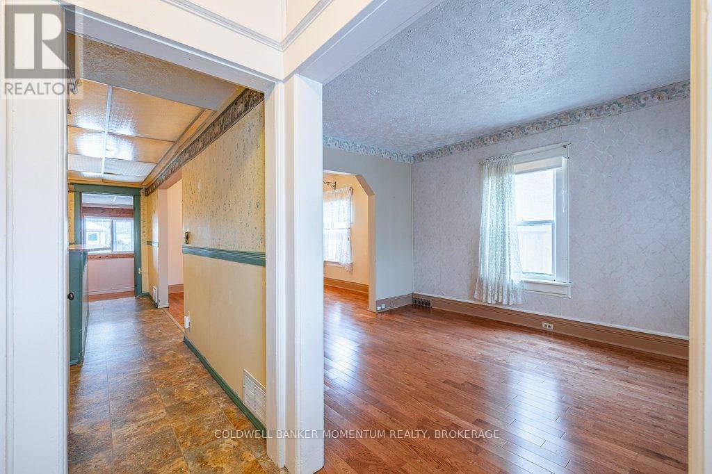 Welland (lincoln/crowland), ON L3B5A7,51 SIXTH STREET