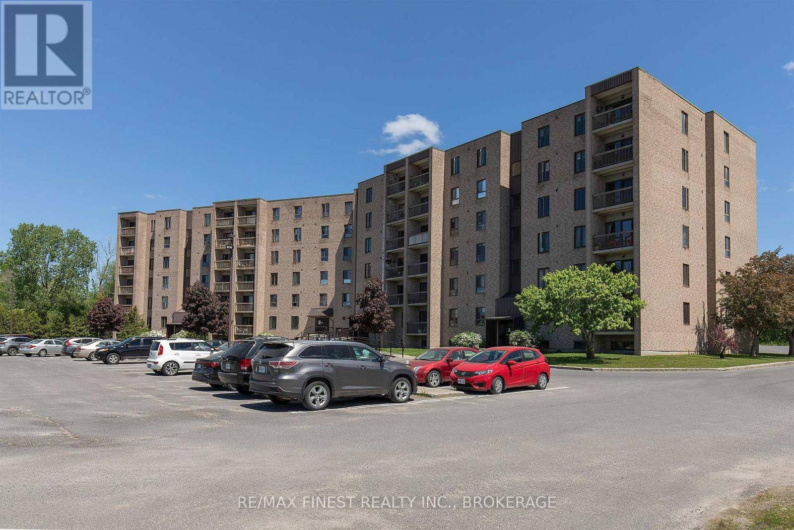 Kingston (west Of Sir John A. Blvd), ON K7M7E8,358 Queen Mary RD #605