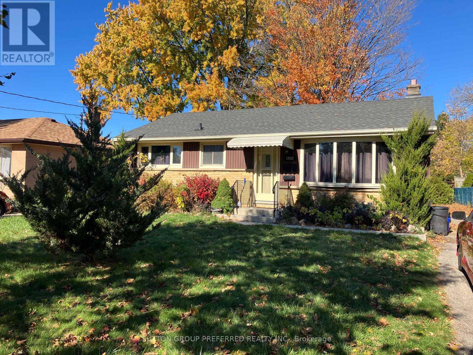 London East (east I), ON N5V1H7,1942 DULUTH CRESCENT