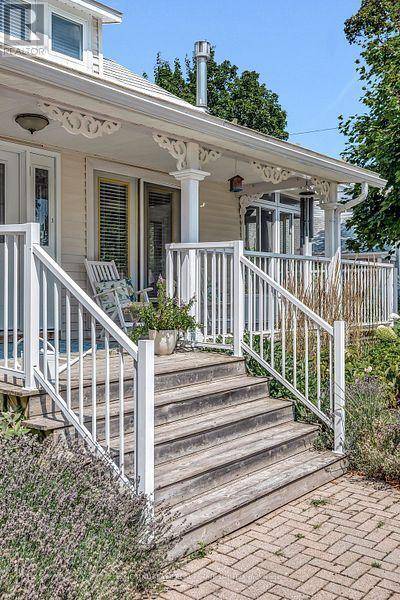 Prince Edward County (wellington Ward), ON K0K2T0,26 EAST STREET