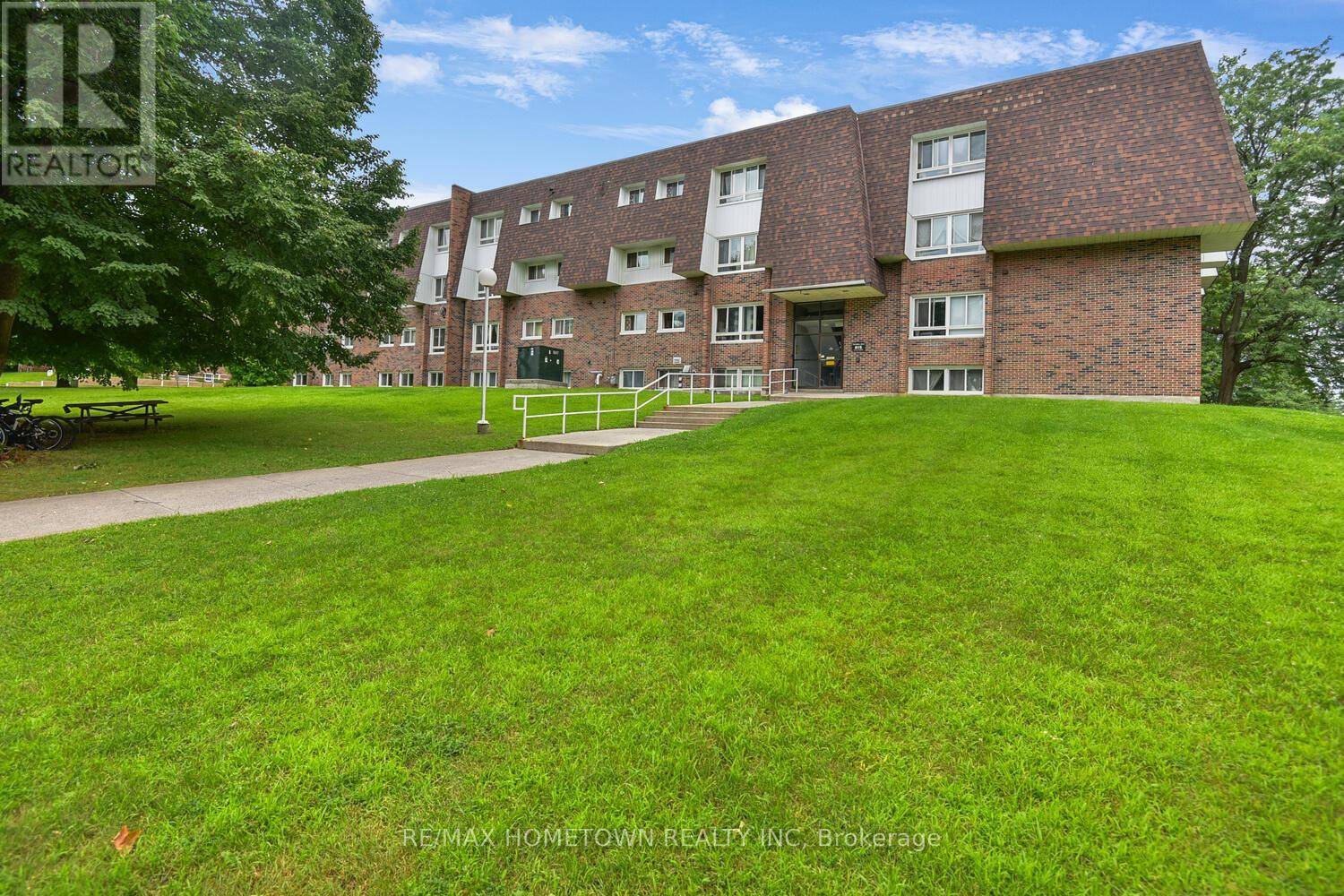 Brockville, ON K6V6J7,815 Kyle CT #G-7