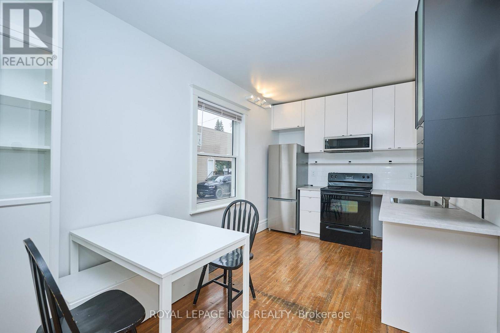 St. Catharines (downtown), ON L2R6C6,61 YORK STREET