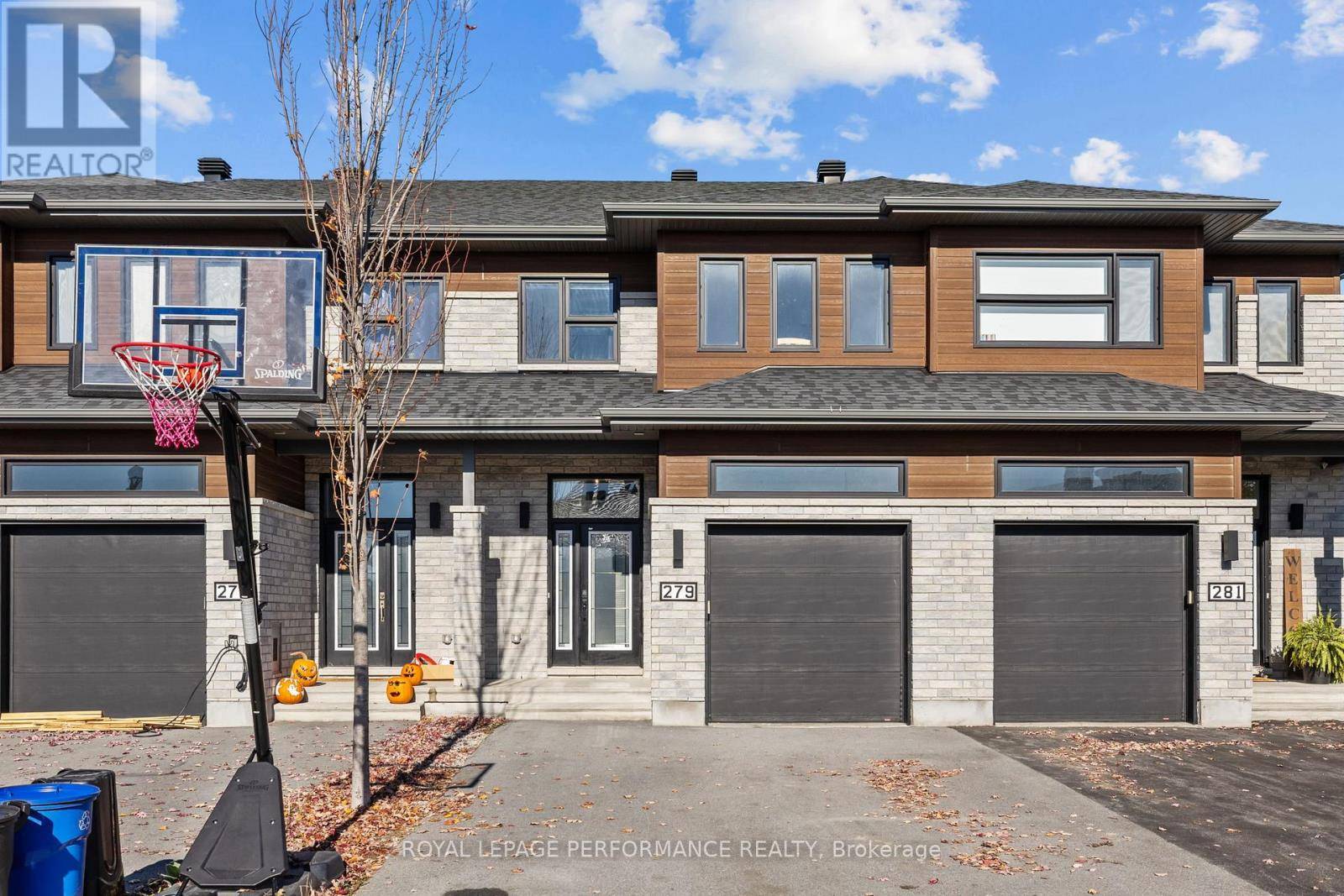 Russell, ON K0A1W0,279 BELFORT STREET